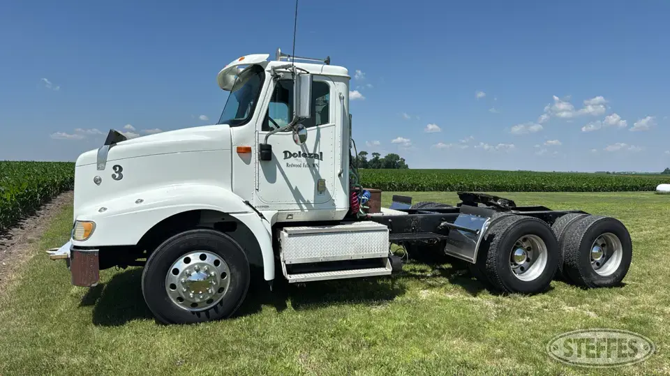 2006 International 9200i Conventional Truck without Sleeper