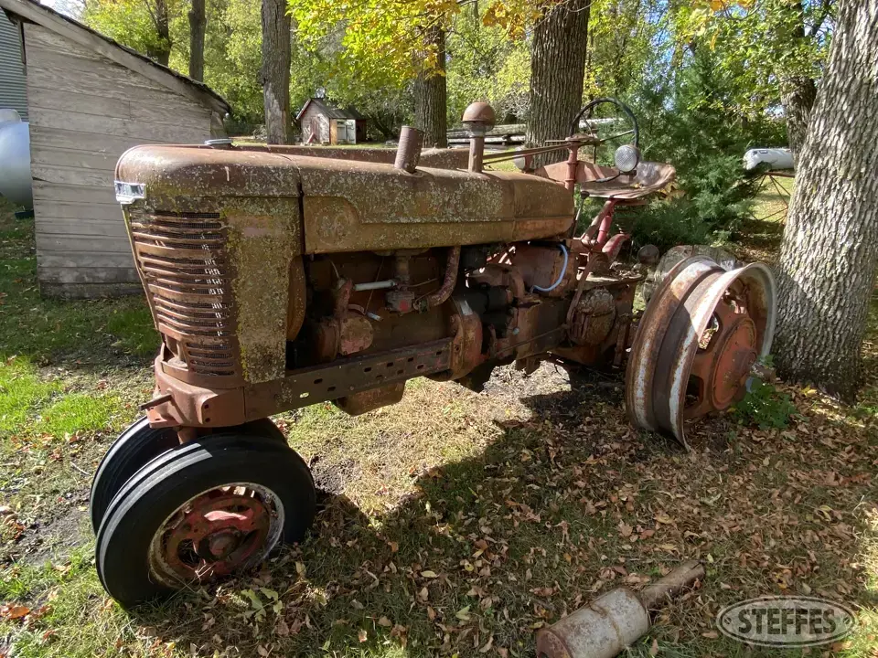 1945 Farmall M Collectible Tractor