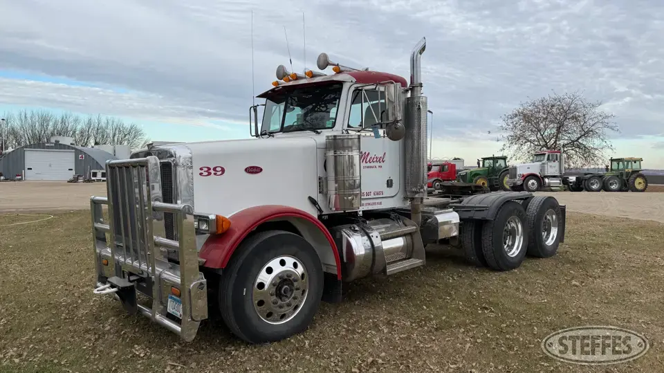 2001 Peterbilt 378 Conventional Truck without Sleeper