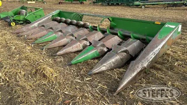 John Deere 843