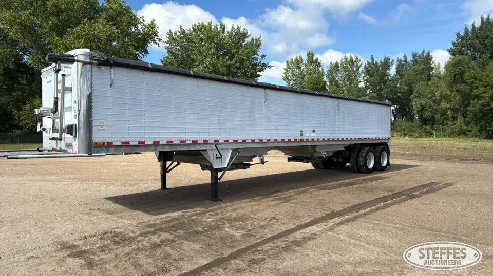 2000 Wilson Pacesetter DWH-400 Hopper Bottom Trailer