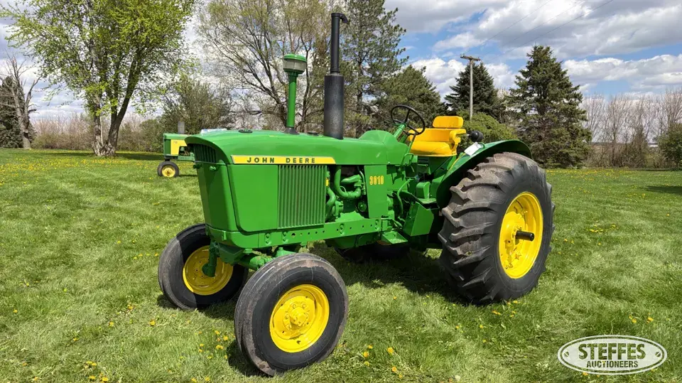 1962 John Deere 3010 2WD Tractor