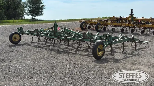 John Deere 1100