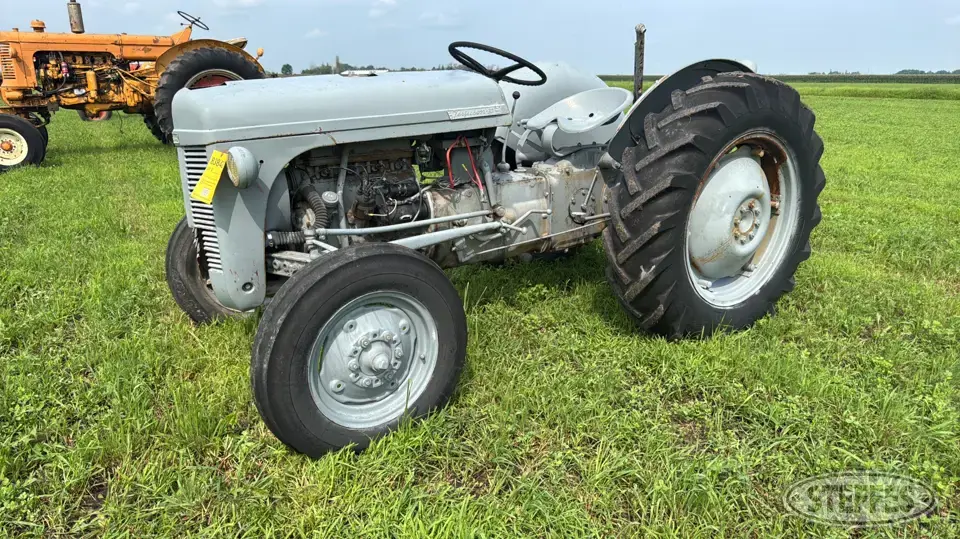 Ferguson TO-30 2WD Tractor