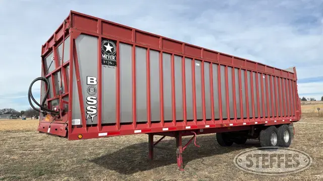 2012 Meyer 9136T