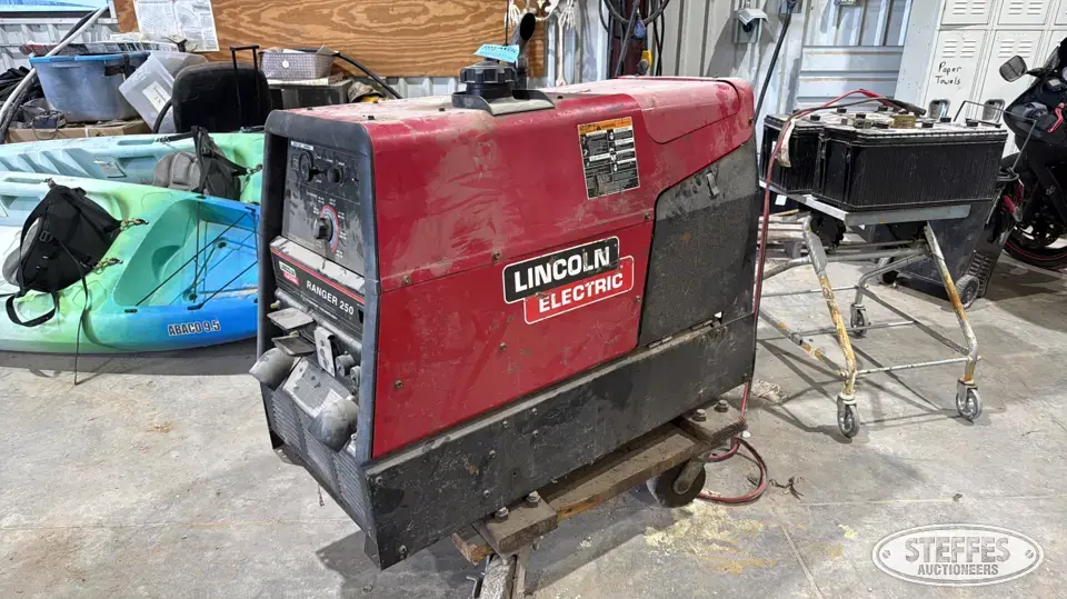 Lincoln Electric Ranger 250 Welding