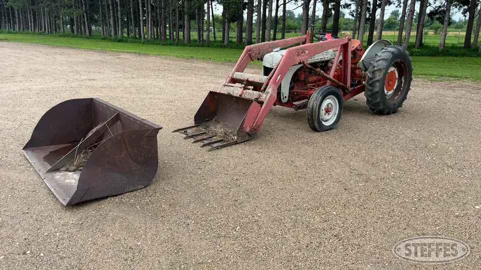 1942 Ford 9N 2WD Tractor