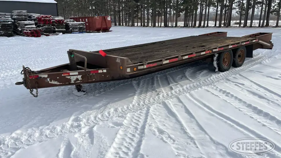 1995 Towmaster T-12 Flatbed Trailer
