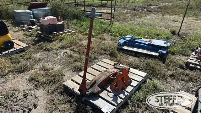 Floor jack & (2) jack stands