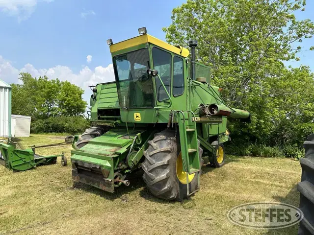 1975 John Deere 7700