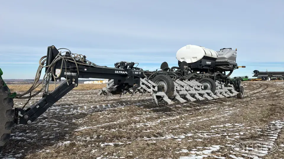 2022 Harvest International UltraPlant Series 60 12 or More Row Planter