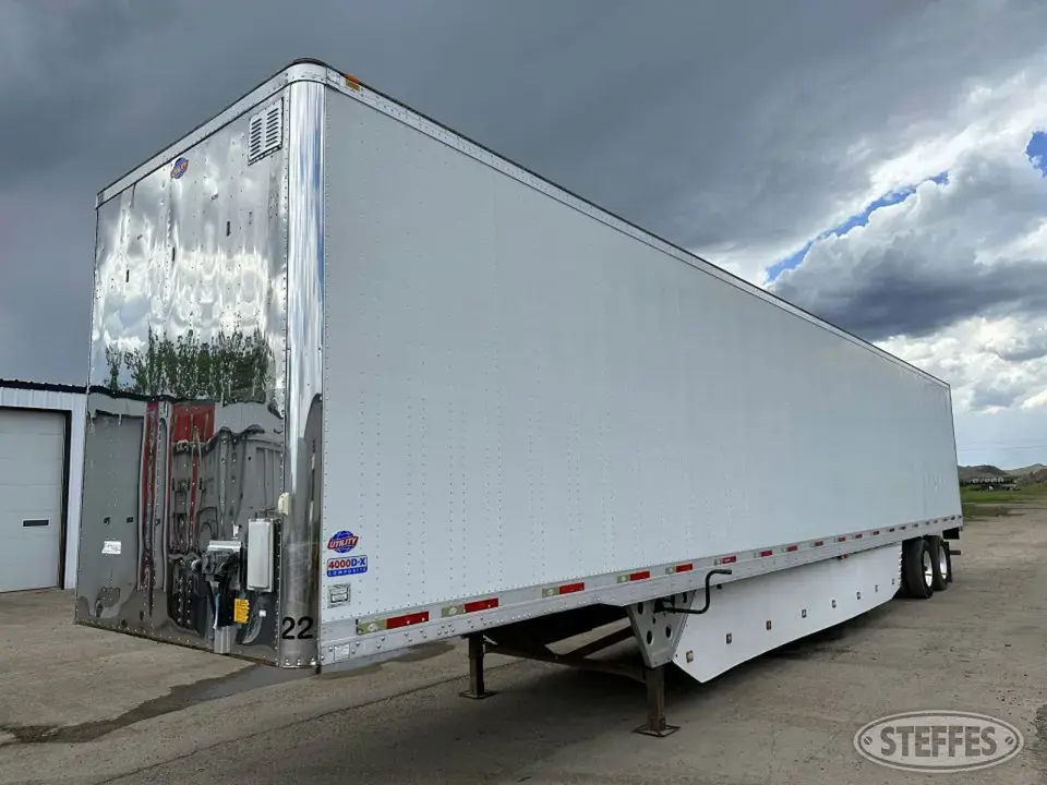 2012 Utility 4000DX Van Trailer