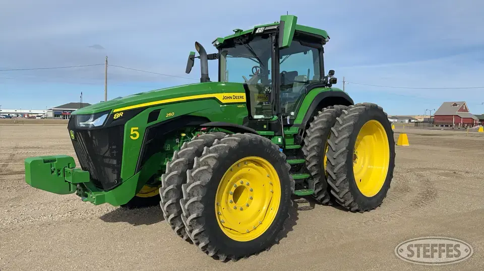 2022 John Deere 8R 250 MFWD Tractor