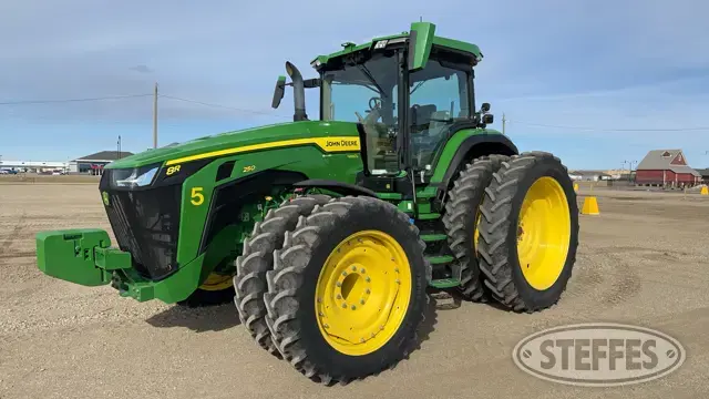 2022 John Deere 8R 250