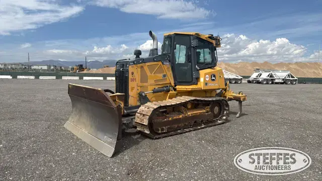 2017 Deere 700K
