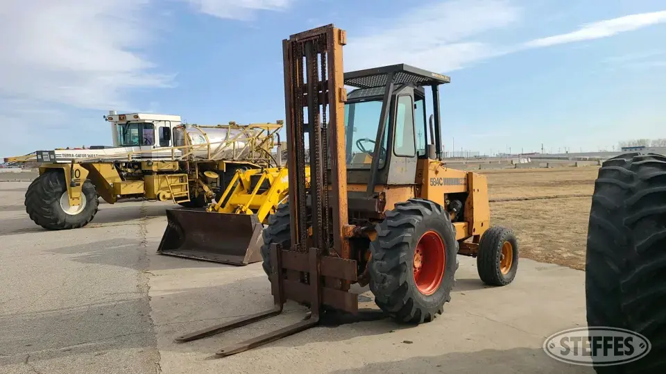 Case 584C Rough Terrain Forklift