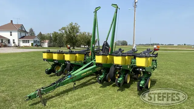 John Deere 7200