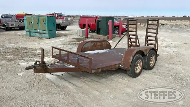 Tandem axle utility trailer