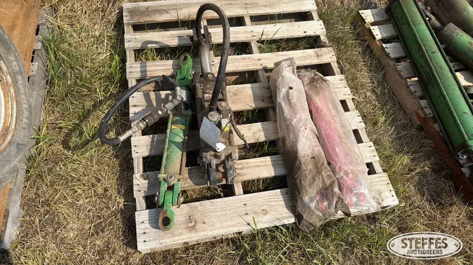 (4) Hyd. cylinders Ag Equipment Part