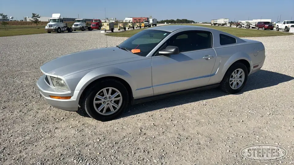 2005 Ford Mustang Car