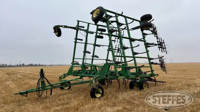 John Deere 2400