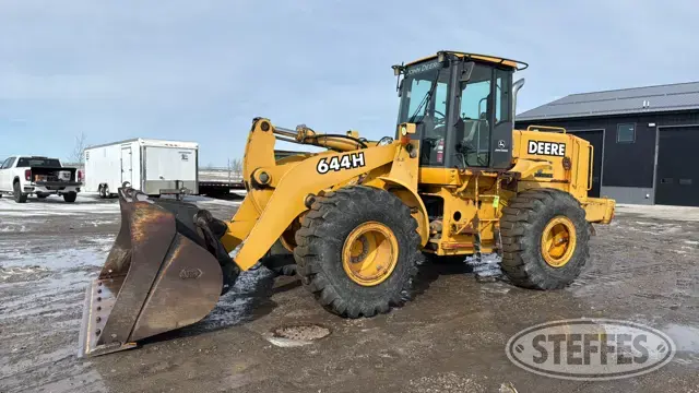 2002 Deere 644H