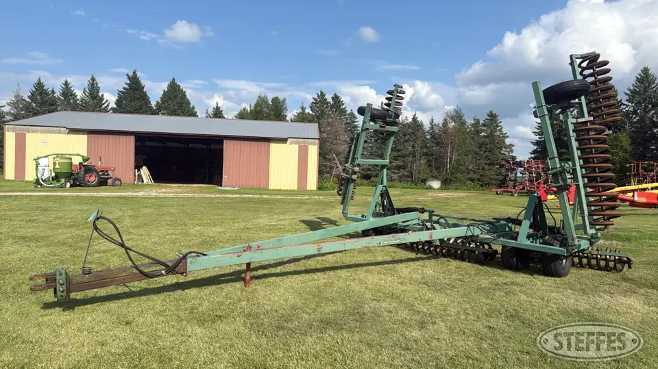 1991 Summers Rolling Packer