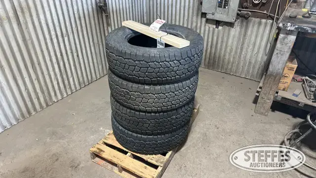 (4) Cooper Discoverer A/T 235/70R16 tires