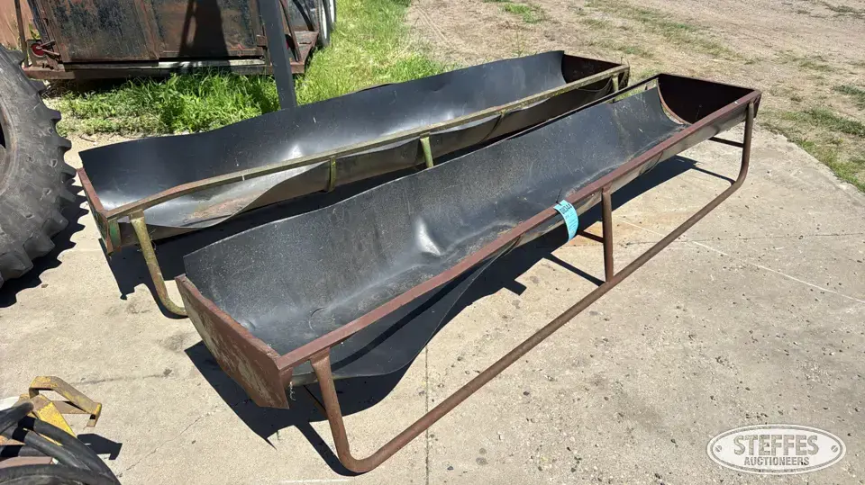 (2) HW Brand feed bunks Feeders and Bunk