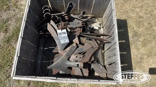 Field cultivator points