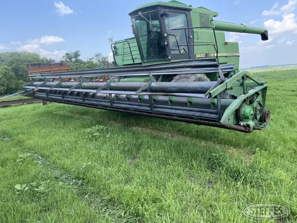John Deere 230 Rigid Head