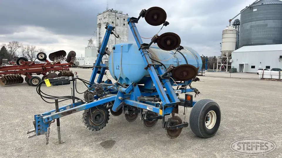 DMI 2800 Liquid Side Dresser