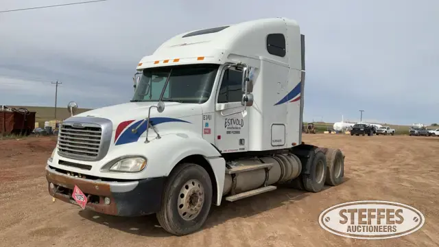 2005 Freightliner Columbia 120