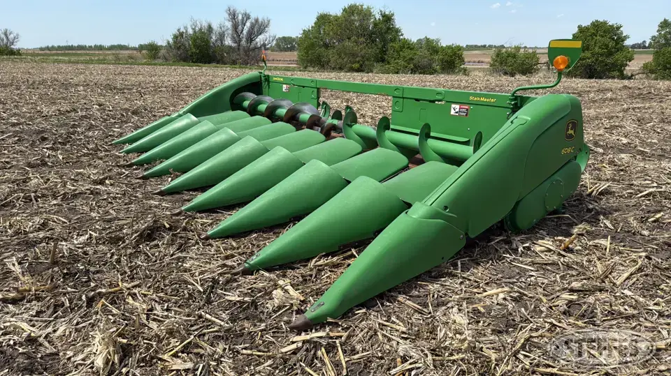 2014 John Deere 608C Corn Head