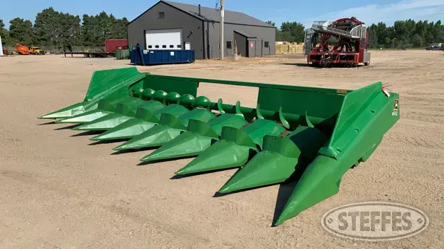 John Deere 843
