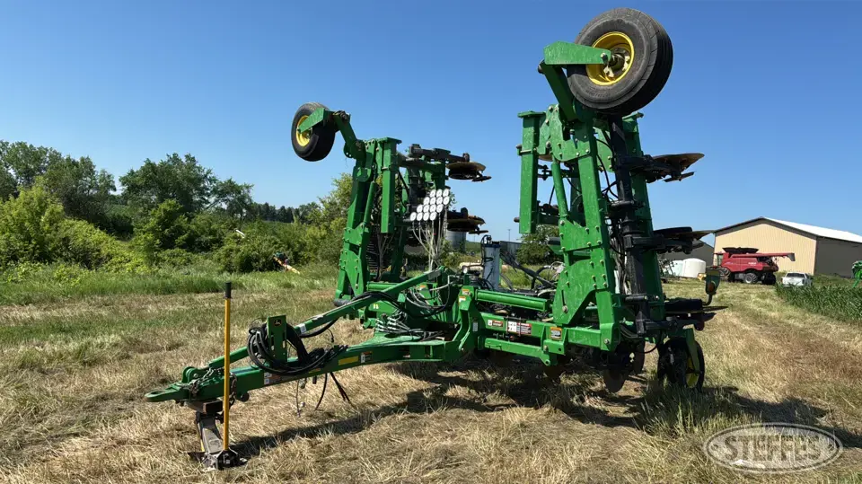John Deere 2510H NH3 Applicator