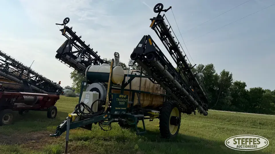 2006 Spray Air Trident 3600 Pull-Type Sprayer