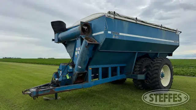 Kinze 1040 Row Crop