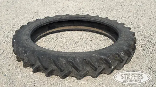 Goodyear 320/90R54 tire