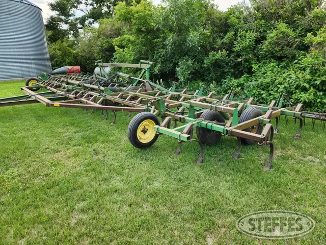 John Deere 1010