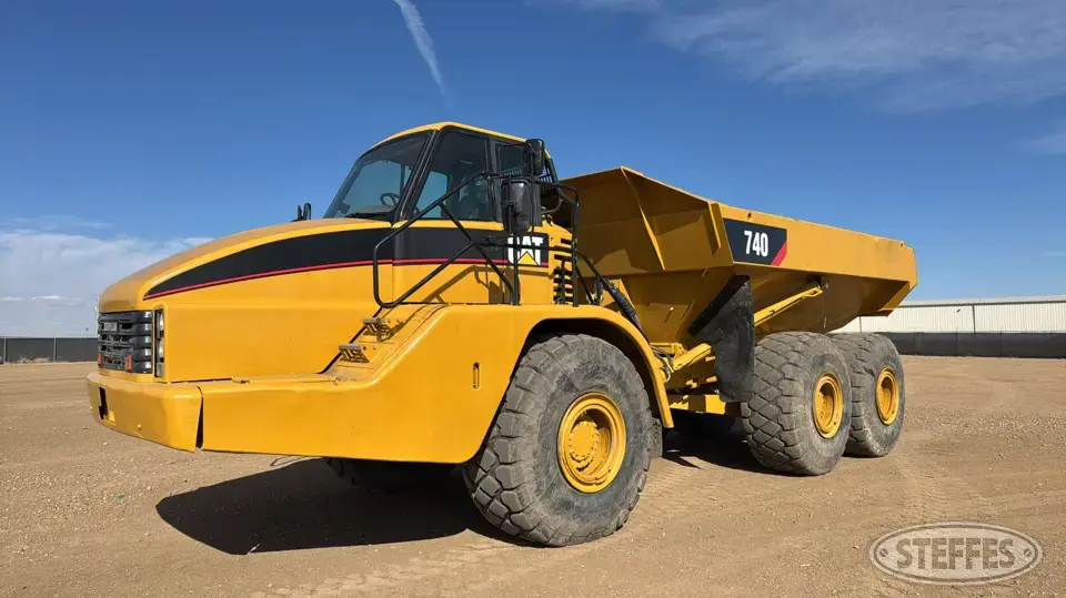 2006 CAT 740 Dump Truck