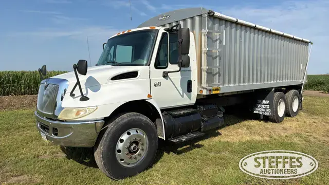 2004 International 4400
