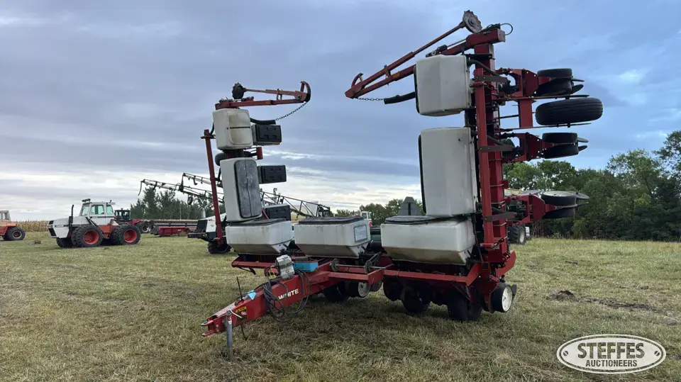 White 6122 12 or More Row Planter