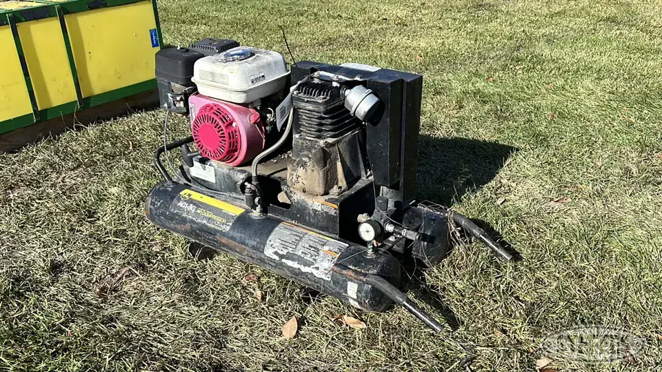 John Deere ACI-8G Air Compressor