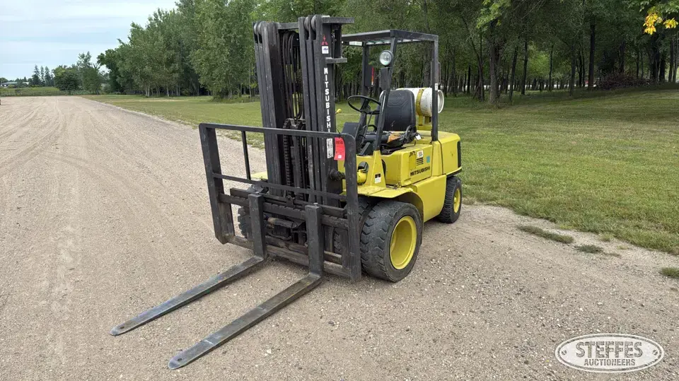 Mitsubishi FG30 Warehouse Forklift
