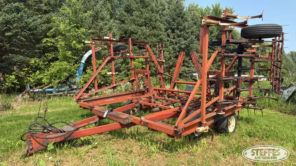 International 4500 Field Cultivator