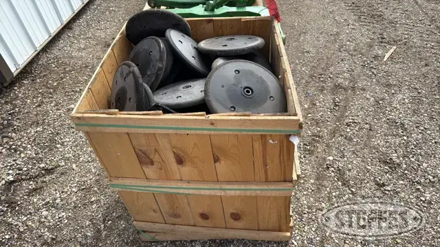 John Deere closing wheels