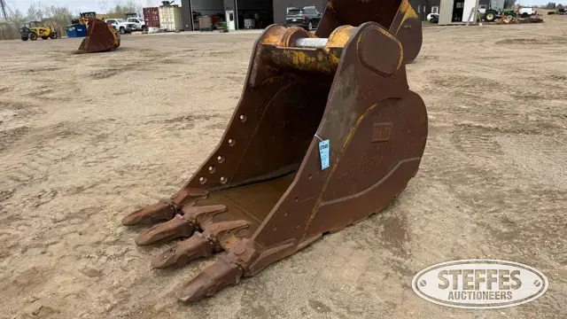 CAT excavator bucket