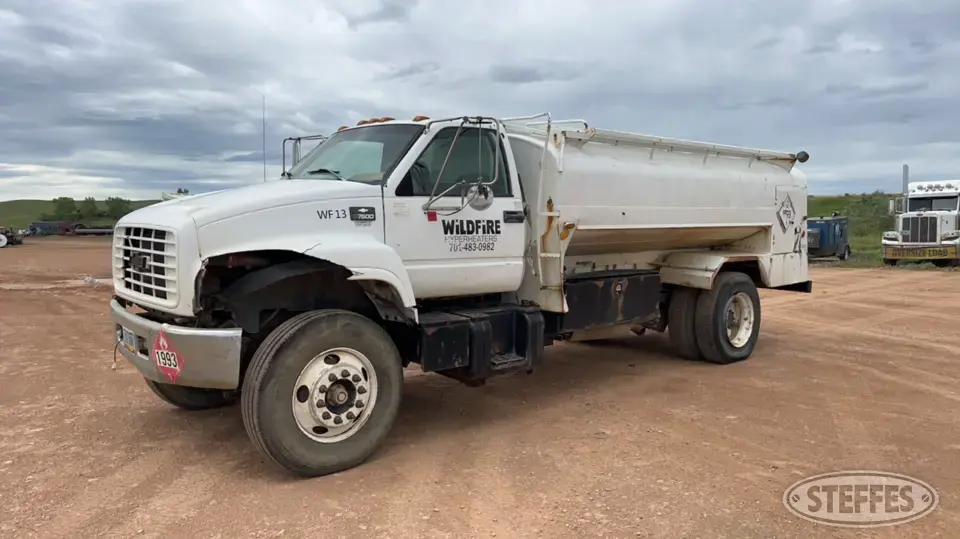 1998 Chevrolet C7500 Fuel-Lube Truck