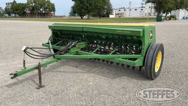 John Deere 8300